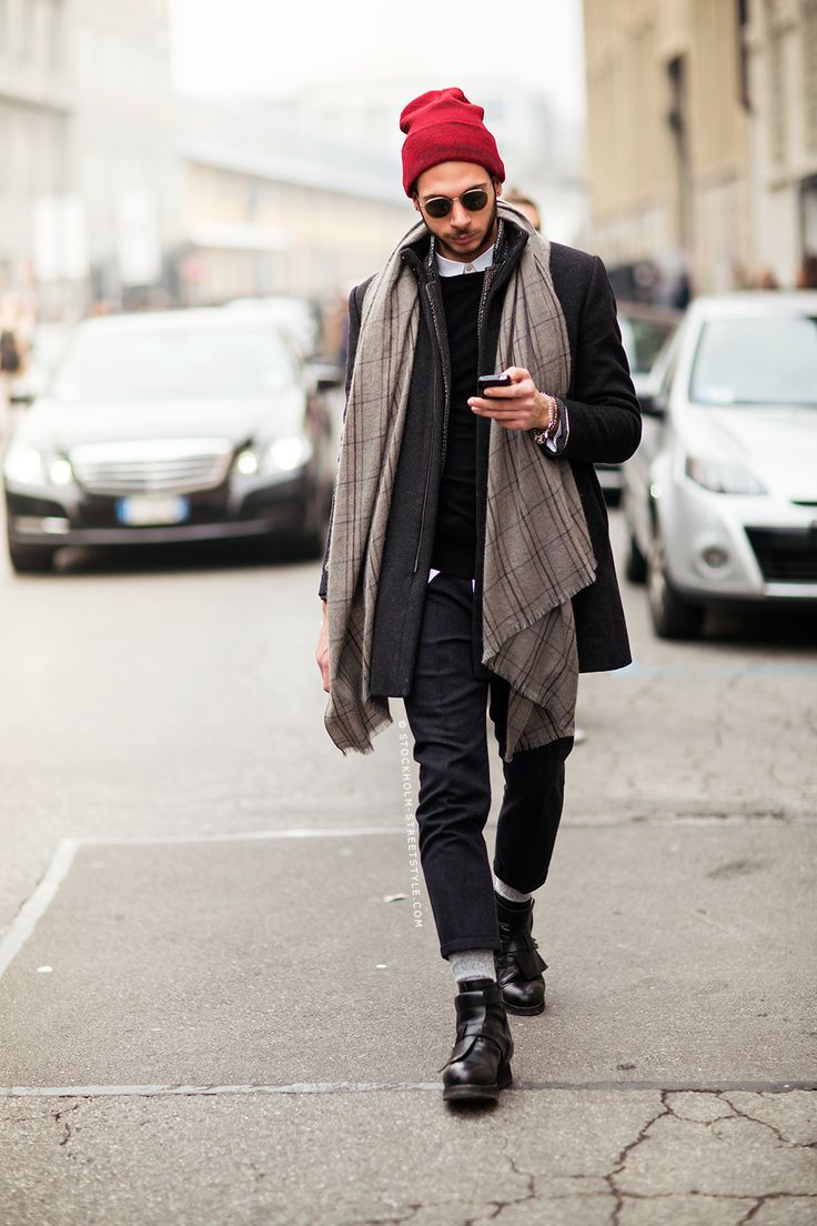 Как носить шарф мужчине под дубленку, куртку, пальто?