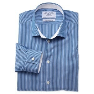 Голубая рубашка в полоску в business casual стиле