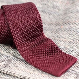 Вязаные узкие галстуки