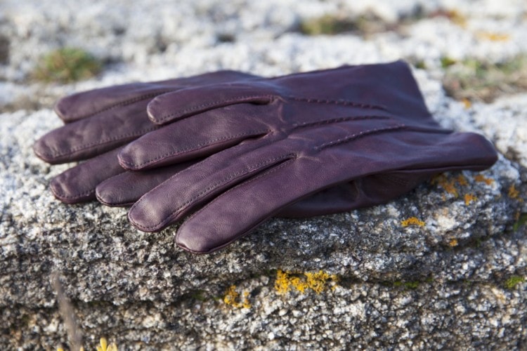Теплые мужские перчатки цвета Бургундия от Gant
