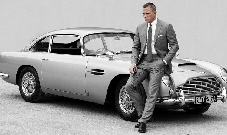 Стиль Джеймса Бонда был бы неполным без достойного авто - Дэниел Крейг и Aston Martin DB5